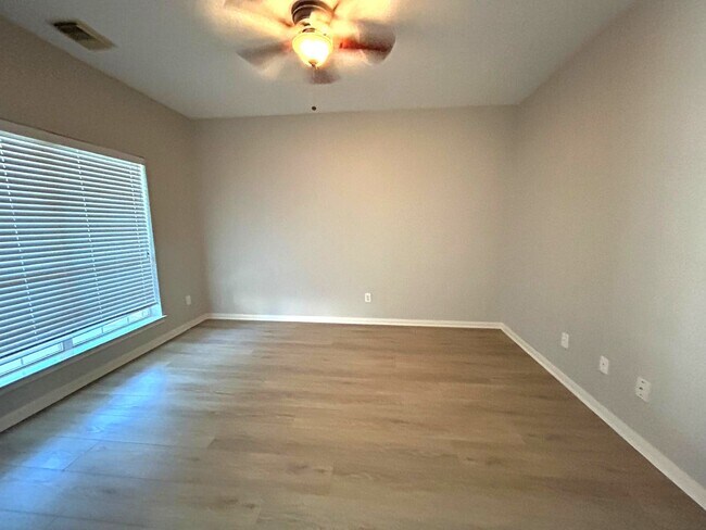 Building Photo - 25207 Diamond Ranch Dr