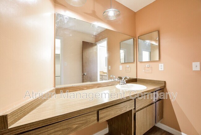 Building Photo - 1318 Kewannee Trail