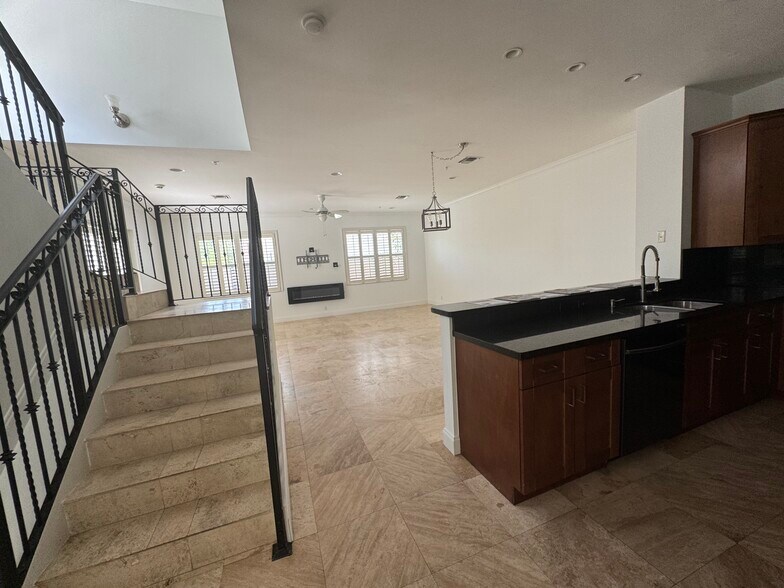 Building Photo - 2515 NE 18th St