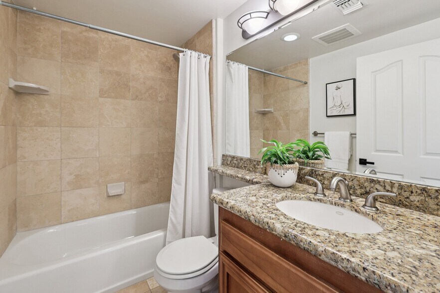 Building Photo - 3990 Centre St