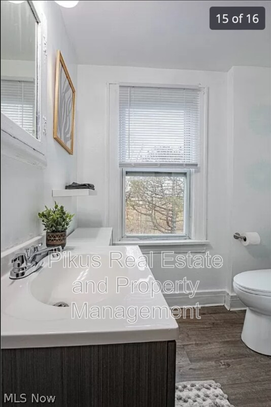 Building Photo - 1033 Chandler Ave