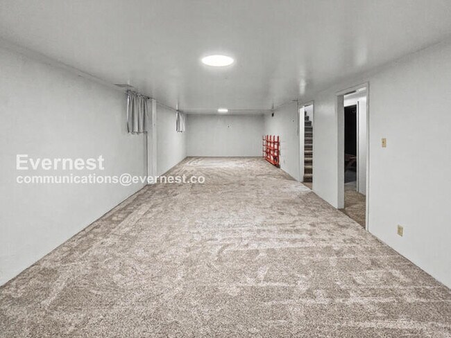 Building Photo - 6822 Moore St