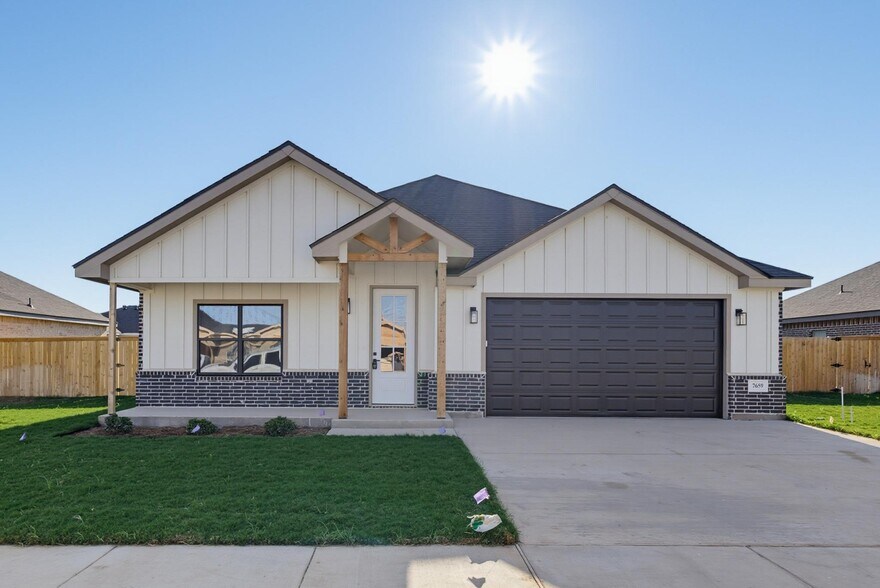 Building Photo - 7659 Lake Ridge Pky