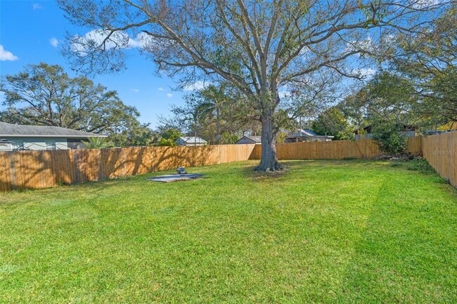 Building Photo - 4606 W Paxton Ave