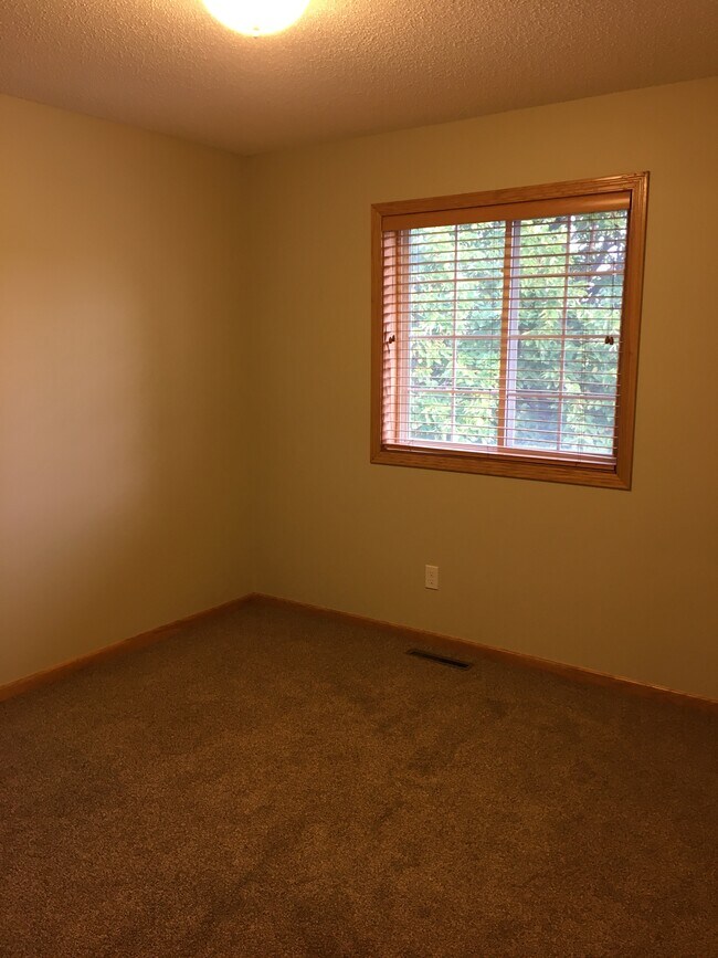 2nd bedroom - 8958 Spring Ln