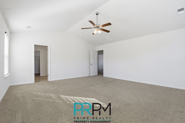 Building Photo - 413 Graypointe Dr