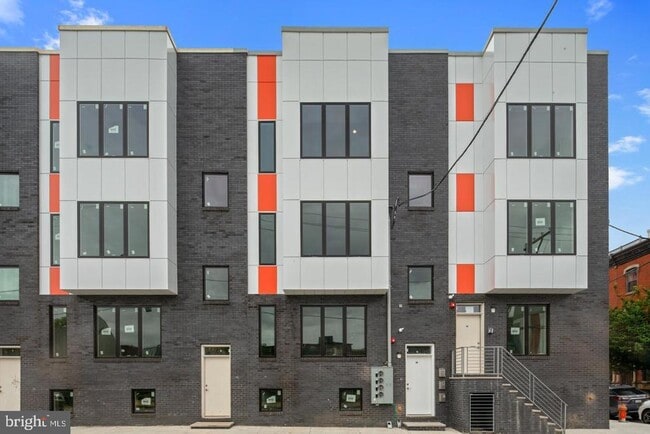 Building Photo - 1640 Cambridge St