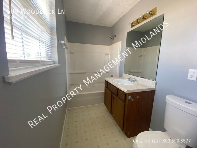 Building Photo - 509 Woodlock Ln