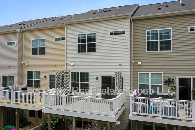 Building Photo - 5957 Whelan Ln