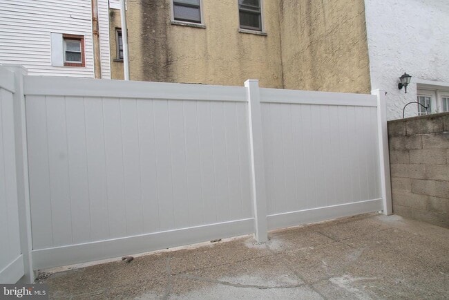 Building Photo - 716 Manton St