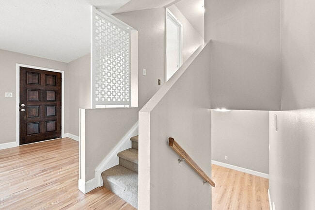 Building Photo - 3050 S Hobart Way