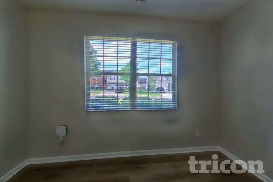 Building Photo - 438 Lake Ridge Ln