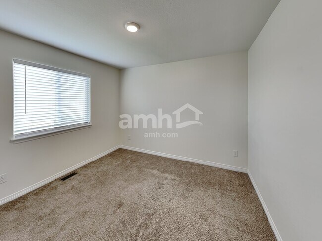 Building Photo - 10126 Silver Stirrup Dr