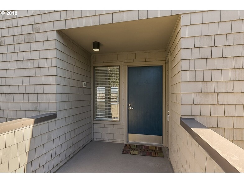 Building Photo - 5858 S Riveridge Ln