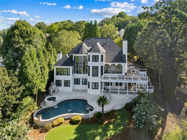 Building Photo - 675 Falls Lake Dr