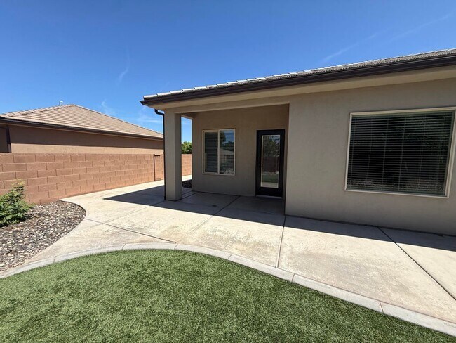 Building Photo - 3244 S 240 W