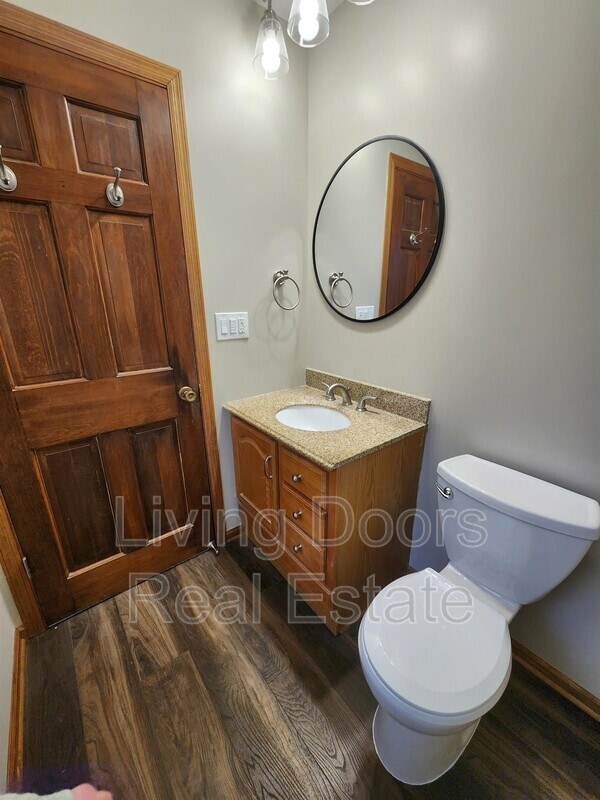Building Photo - 7821 Trendwood Dr