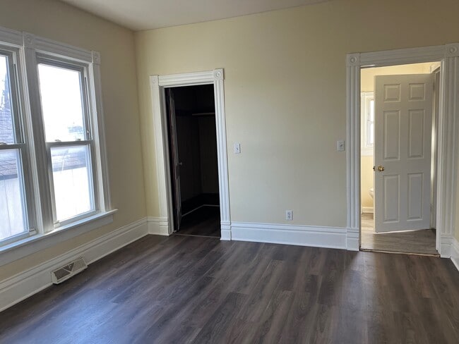 Building Photo - 438 Locust St