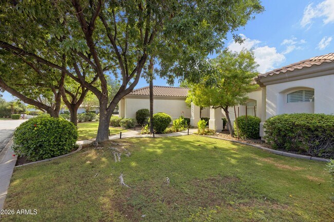 Building Photo - 1465 W Island Cir