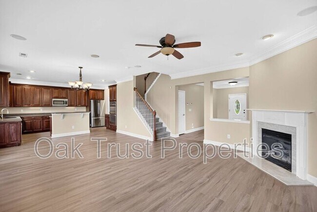 Building Photo - 7018 Bellflower Ln