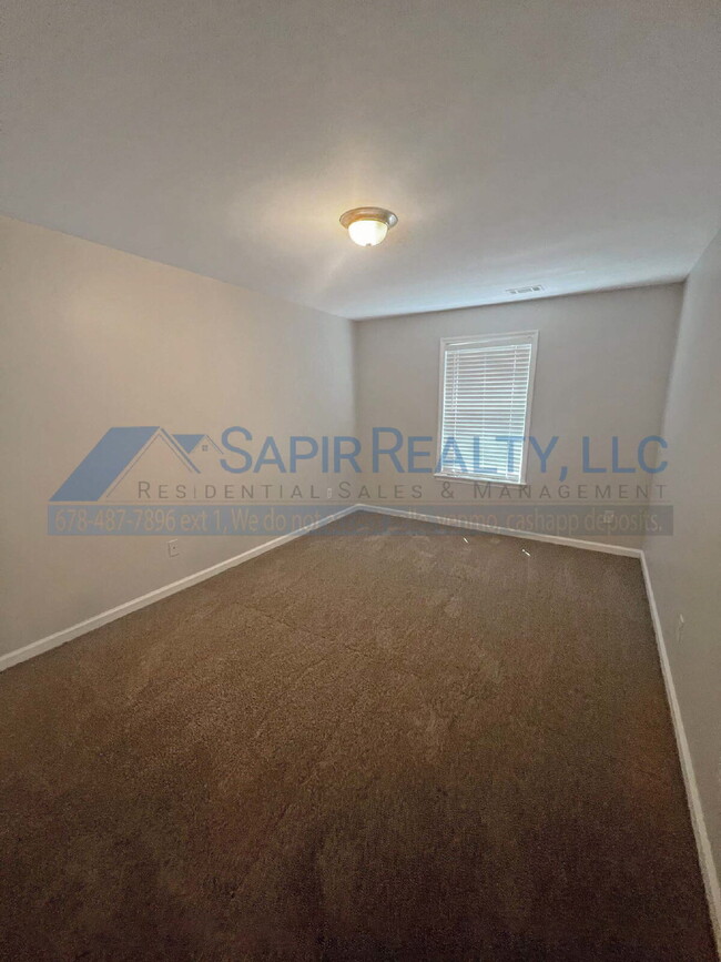Building Photo - 1647 Southgate Mill Dr