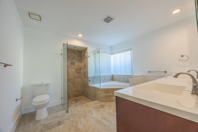 Building Photo - 22352 Martella Ave