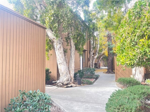 Building Photo - 100 Hurlbut St
