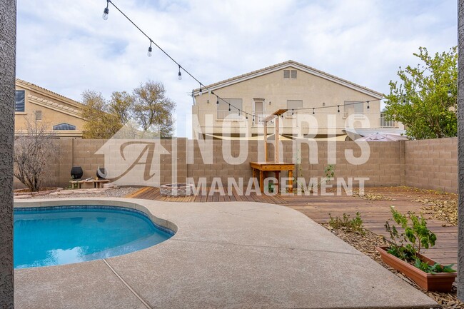 Building Photo - Large Beautiful Home with a Pool in a Prim...