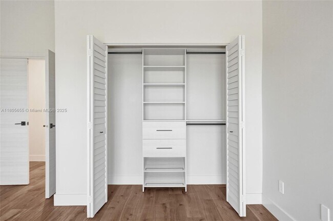 Building Photo - 21382 Marina Cove Cir