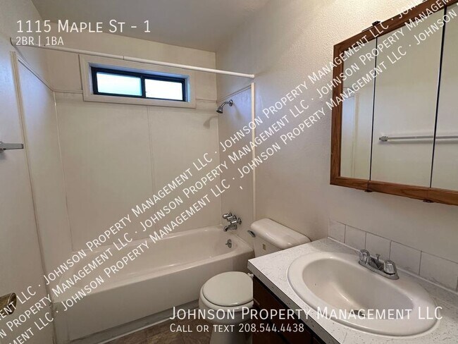 Building Photo - 1115 Maple St