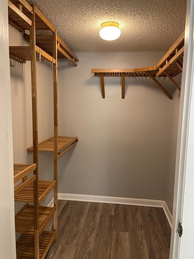 Building Photo - 817 Orchid Springs Dr