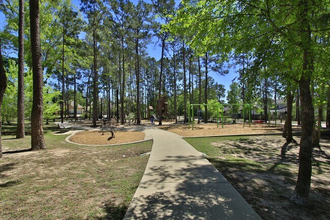 Building Photo - 320 Rise Ln