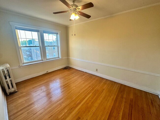 Building Photo - 4404 N Rockwell St