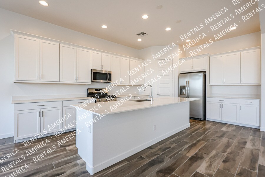 Building Photo - 23075 E Lords Wy
