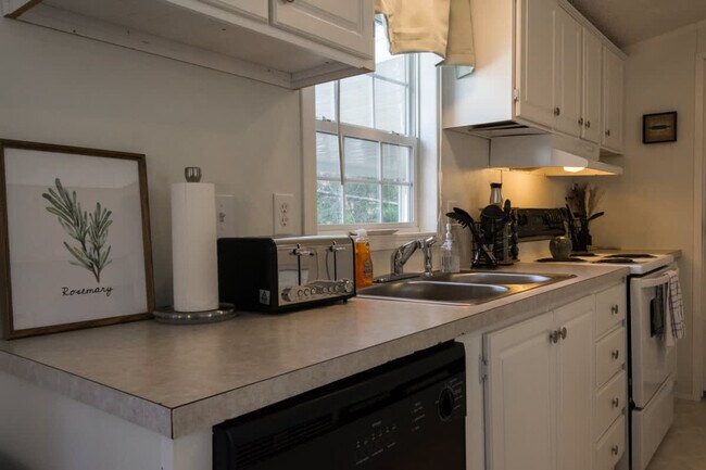 Building Photo - 224 Prestwood Ln