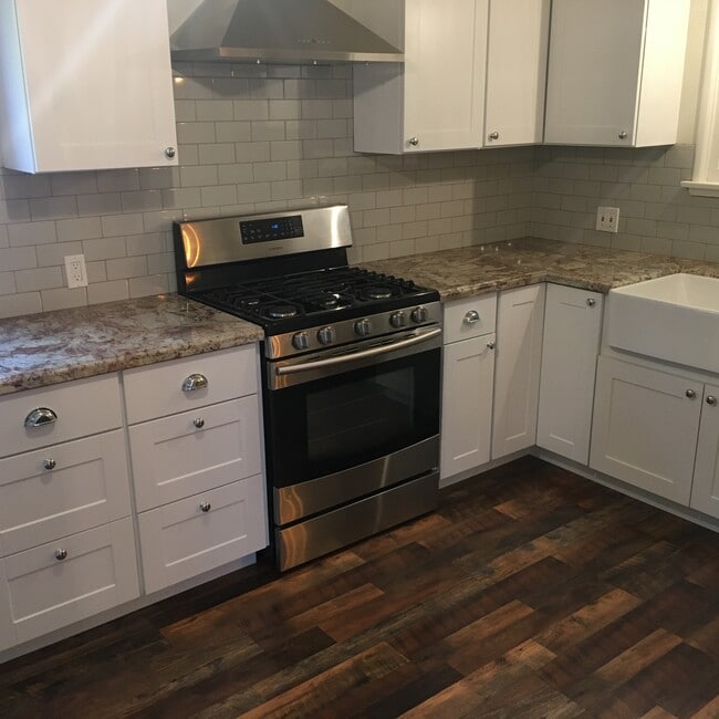 Building Photo - 5650 Rhodes Ave