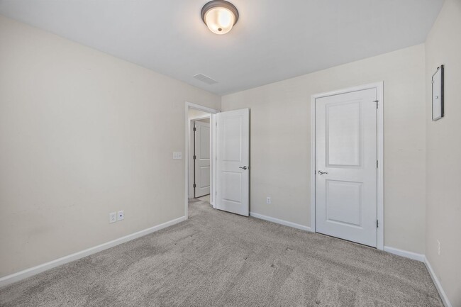 Building Photo - 1631 Glacier Dr