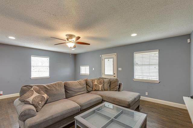Building Photo - 9621 Rustown Dr