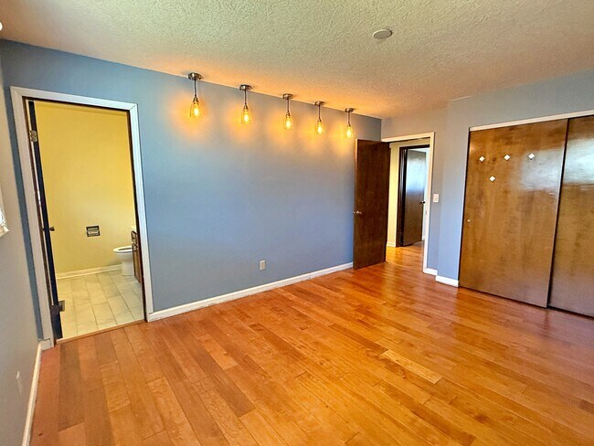 Building Photo - 2746 SE 73rd Ave