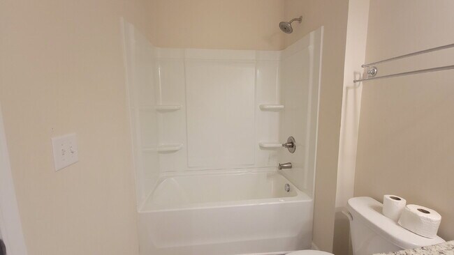 Building Photo - "Charming 3-Bed Oasis with Granite Elegance in Harvest – 1,501 Sq Ft of Comfort!"