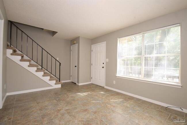 Building Photo - 416 Waycross Ave