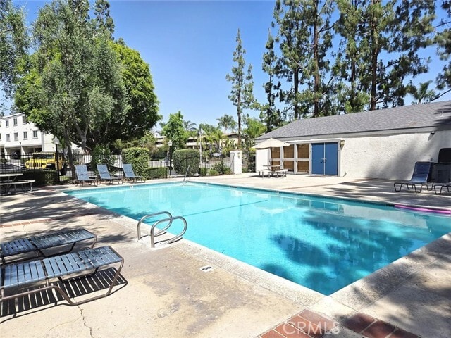 Building Photo - 1851 N Brea Blvd