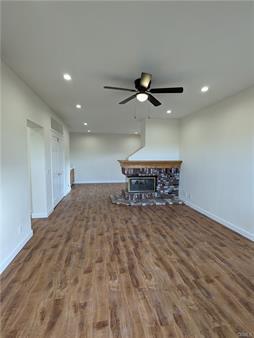 Building Photo - 42057 Parkmont Dr