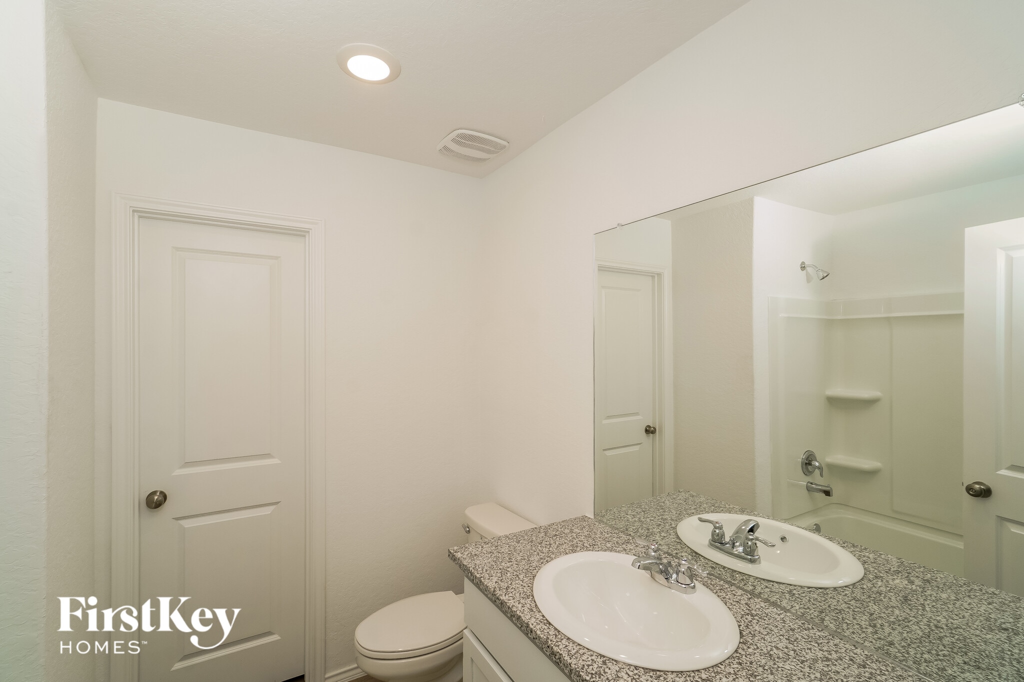 Building Photo - 10414 McClintock Dr