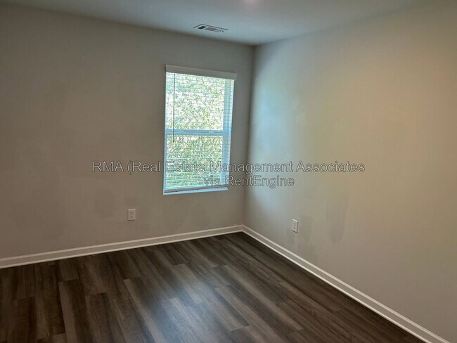 Building Photo - 1804 Carrington Dr