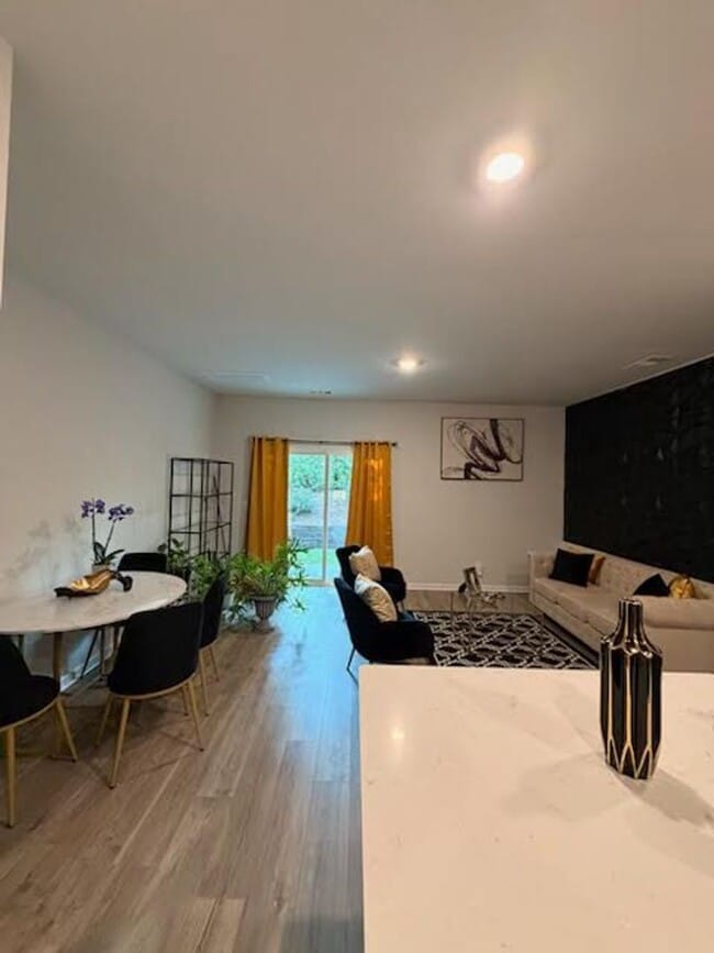 Building Photo - FOR LEASE- Townhome Nestled on a quiet dead-end road, perfect for those seeking privacy and peace...