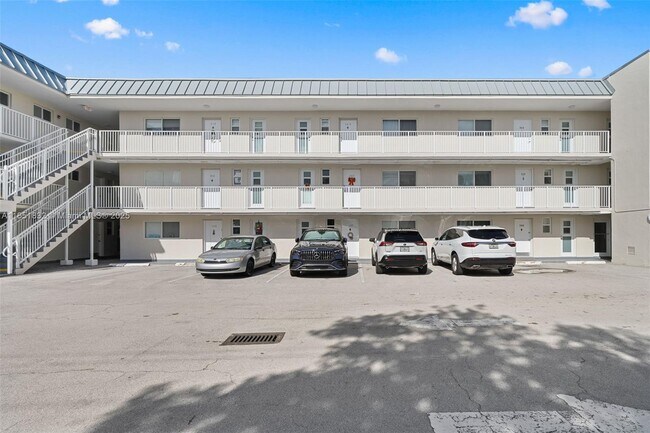 Building Photo - 240 Galen Dr