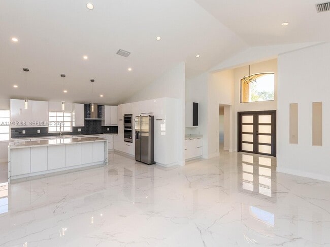 Building Photo - 381 Cameron Dr