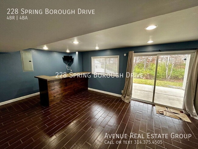 Building Photo - 228 Spring Borough Dr