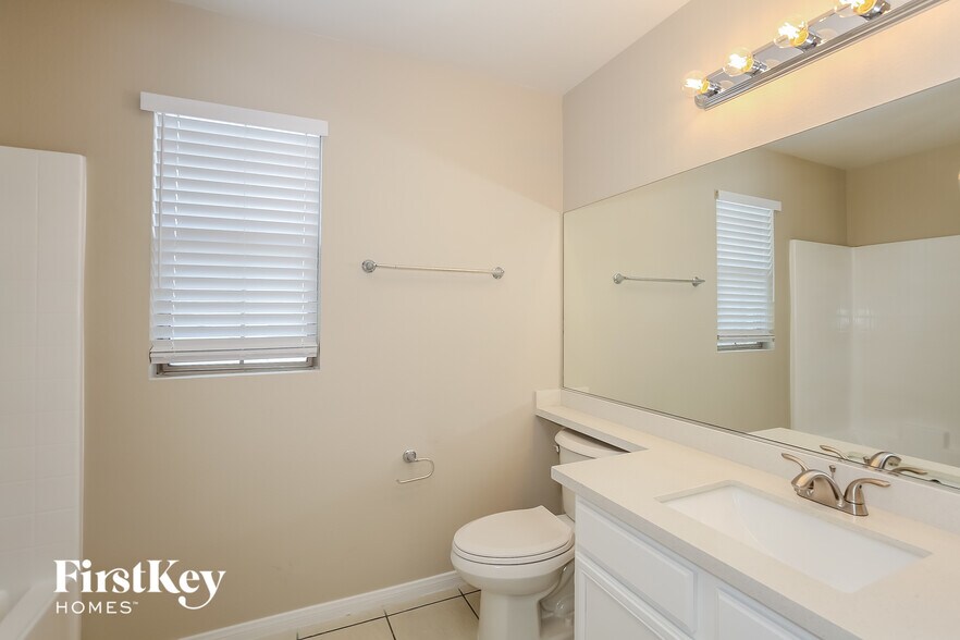 Building Photo - 1828 W Hammer Ln